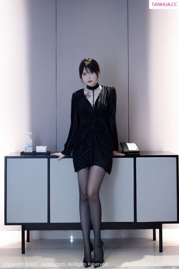 Arude薇薇  [XiuRen]高清写真图 2021.10.19 No.4080 Arude薇薇第9张图片